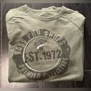 Bass Pro Shops Green Sweatshirt